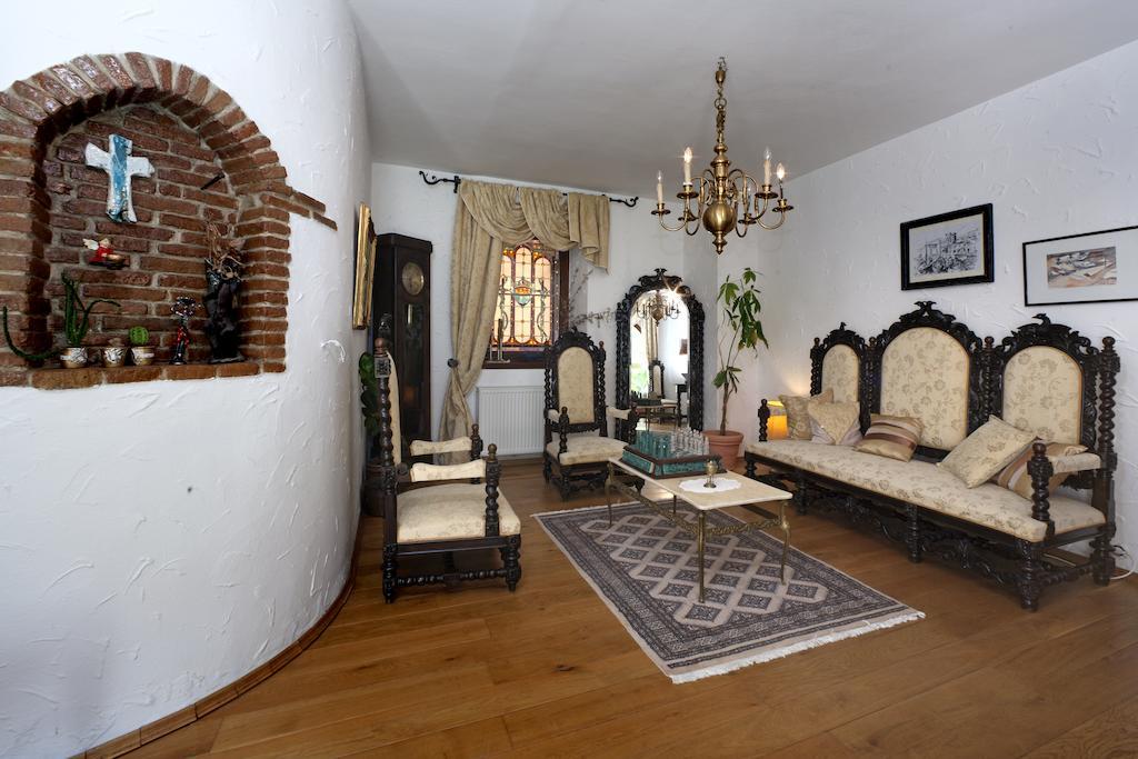 Villa Castello Rausch Valkarin Exteriör bild