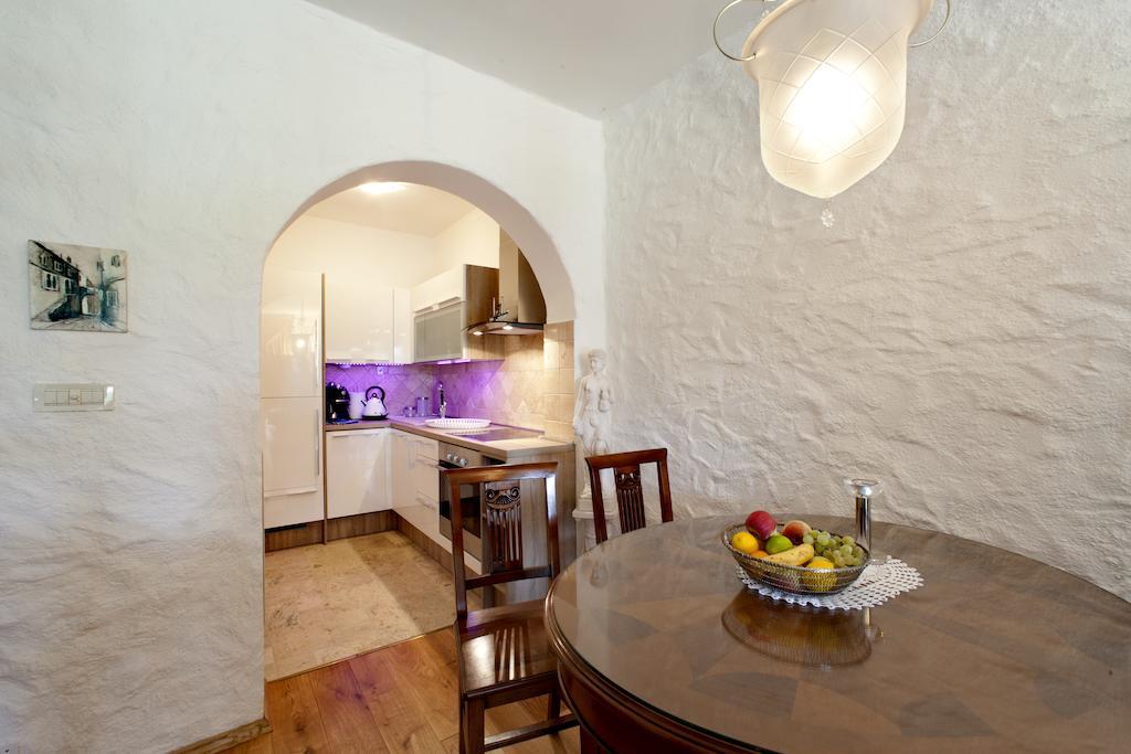 Villa Castello Rausch Valkarin Exteriör bild
