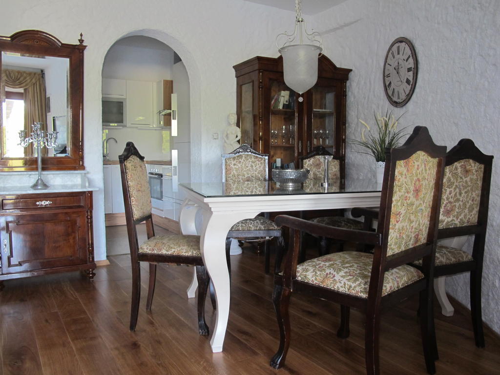 Villa Castello Rausch Valkarin Exteriör bild